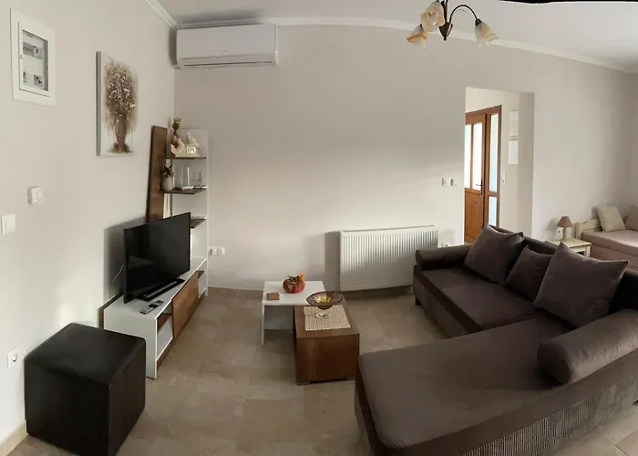 Kali Luxury Apartments -Garden-Gold-