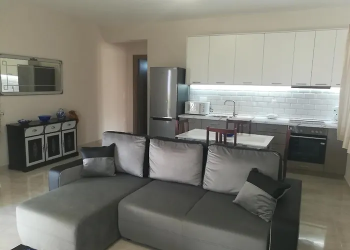Kali Luxury Apartments -Garden-Gold-