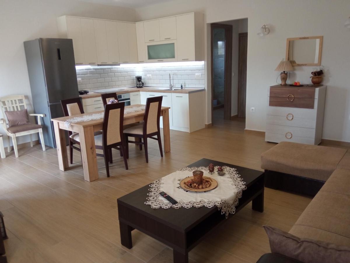 Apartment Kali Luxury -garden-gold-